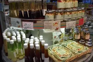 <p>More dressings and condiments</p>