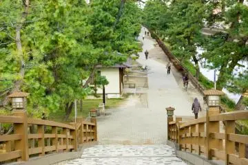 <p>The 63.5m long, 3.5m wide Hyakutai&nbsp;(hundred generations) Bridge. You'll be overwhelmed by the impressive view when ascending the stairs&nbsp;&nbsp;</p>