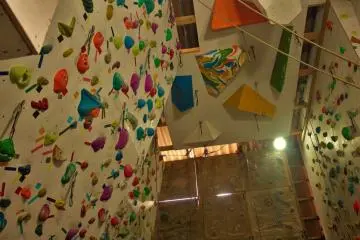 <p>Some interesting features on the gym's ceiling.</p>