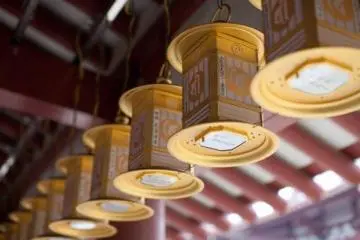 courtyard lanterns