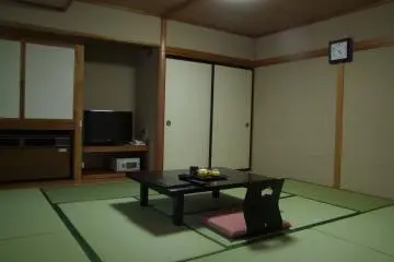 <p>Clean and comfortable</p>