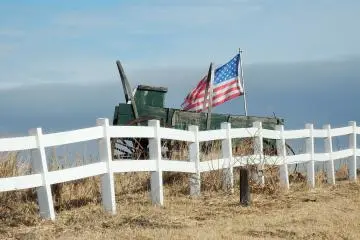 <p>Along the 'Milk Road', an old wagon at this farm gives an impression that one has traveled to the western part of the USA.</p>