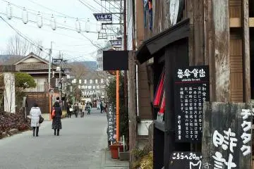 <p>The street is fairly short and can be covered easily in an hour or so.</p>