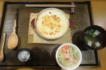 <p>A cheesy "doria" lunch&nbsp;</p>