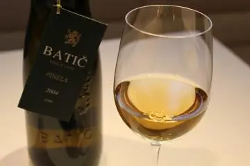 <p>Batic white wine</p>
