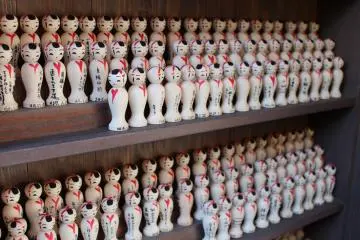 <p>Kokeshi dolls</p>