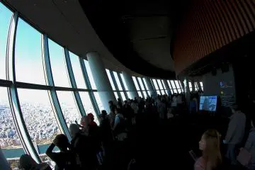 <p>There is quite an area on the viewing deck to see the city and you can walk around and find a great space to stand and take photos.&nbsp;</p>