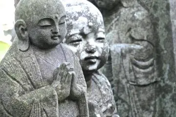 จุดรวมของรูปปั้นเก่าแก่ที่สวยงาม