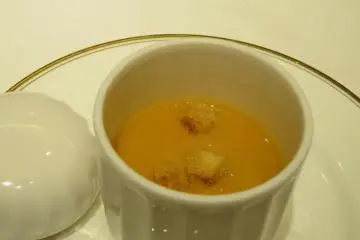 경당근, 쇼고인 무우의 경야채 스프. 베이스의 콘소메가 훌륭하여, 경야채가 한층 더 깊은 향과 맛이난다