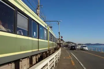 The Enoden Line runs along Route 134 and the sea.