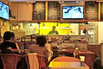 <p>A peek into the main dining area of the cafe</p>
