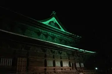 <p>Sisi Kanan Zenkoji yang Berwarna Hijau</p>