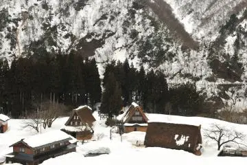 <p>Even then, this snowy scenery impressed me, as I live in a place with no snow</p>