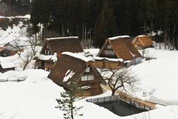 <p>In the house in front, gunpowder is produced, and there is a history museum about it</p>