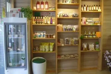 <p>There is a mouth-watering selection of fruit vinegar and oils, as well as beans and bean-based products. The shop uses the soy mayonnaise in some of its sandwiches. &nbsp;</p>