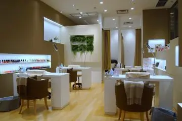 <p>Salon&nbsp;SPANAIL Otemachi</p>