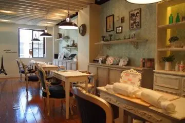 <p>Salon&nbsp;Shimokitazawa</p>