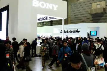 <p>Sony had cameras and lenses set up on the opposite side of their display so you can test them out and take photos of faraway objects including a flying stuffed hawk.</p>