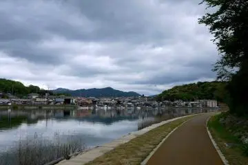 <p>Path beside the Seta River, near Ishiyama Temple</p>