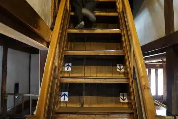 Wooden steps can be extremely steep, very wide, and hard on your soles. Be very careful!