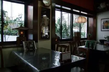 관광 도중 휴식을 취하기 좋은 곳