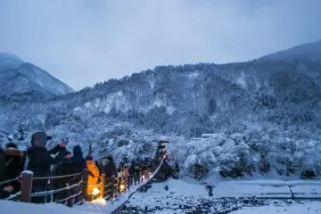 주요 명소와 연결되는 현수교