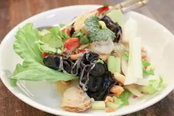 Yum Woon Sen