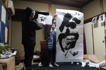 <p>Our Calligraphy master demonstrating several techniques&nbsp;</p>