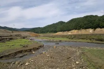 <p>A better view of the river bed</p>