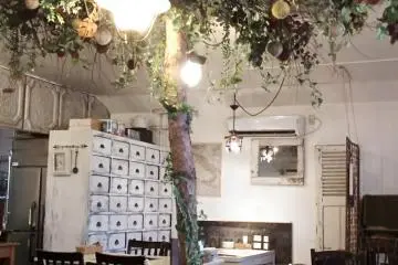 <p>The decorative centerpiece, colorful and interesting</p>