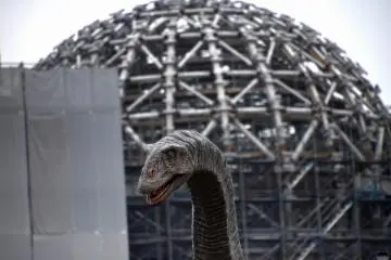 <p>Godzilla?? No, he's Fukui-titan!</p>