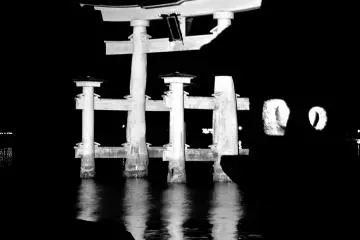 <p>The torii gate in B&amp;W, with lanterns in silhouette</p>