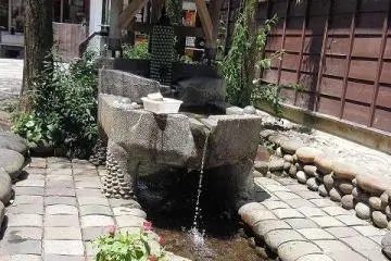 <p>น้ำพุในอิงาวะ-โคมิจิ</p>