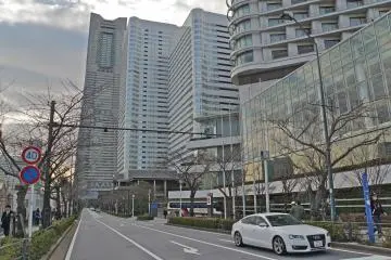 Street level views of the popular Yokohama landmarks from Sakura-dori