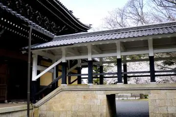 <p>Covered passage between temple buildings</p>