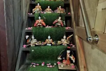 <p>A perfect mix of tradition &amp; originality. This hina&nbsp;doll display was hidden in a side room of one of the sake breweries.</p>