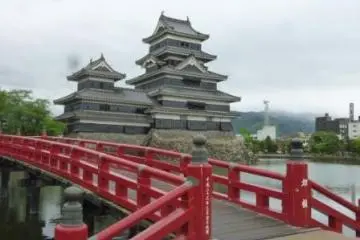 The beautiful red bridge at Matsumoto Castle