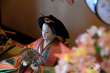 2월말쯤 우아한 히나 인형이 호텔 로비에 전시되어 있었다.
