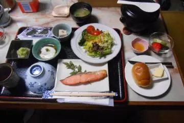 <p>Petit-d&eacute;jeuner de la maison d'h&ocirc;te Yamamoto</p>