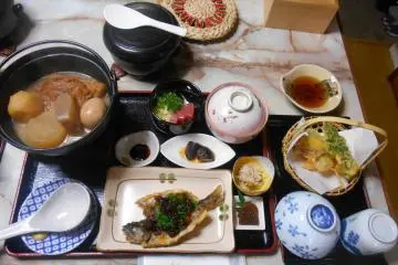 <p>D&icirc;ner de la maison d'h&ocirc;te Yamamoto</p>
