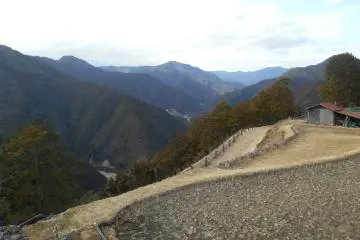 <p>Le chemin Kohechi au col de Hatenashi</p>