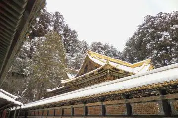 <p>Gedung utama dengat atap tradisionalnya</p>