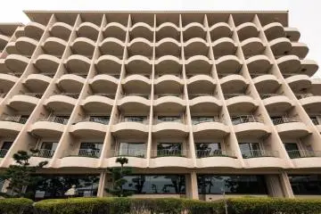 <p>All of these rooms have balconies facing the ocean, each with their own version of the fantastic coastal view.</p>
