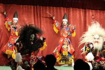 <p>The heroes level up into red uniforms and the dance off begins</p>