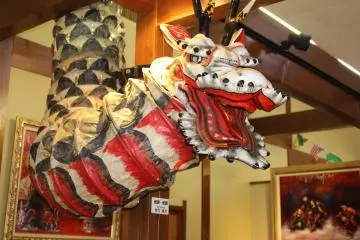 <p>A serpent on display in the museum</p>