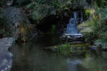 <p>You can find statues of the Buddha in the garden</p>