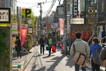 <p>You can see Supreme in the distance</p>