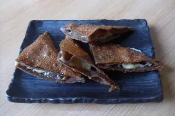 <p>Soba and cheese fried snacks</p>
