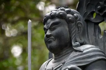 부동명왕 동상 프로필