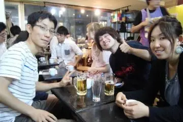 Japanese regulars speaking English together